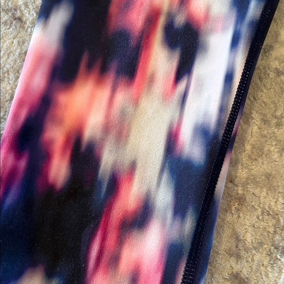 Zella Abstract Pink and Black Leggings - Picture 3 of 8